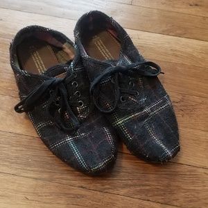 TOMS black fabric sneakers